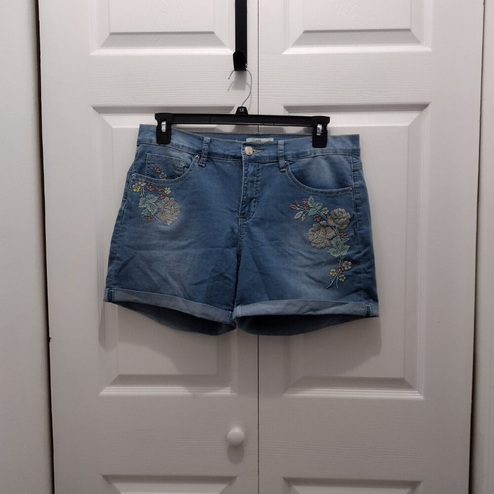 Royalty For Me Embroidered Denim Shorts Women’s Size 14 Blue Stretch Floral Casu - Picture 7 of 10